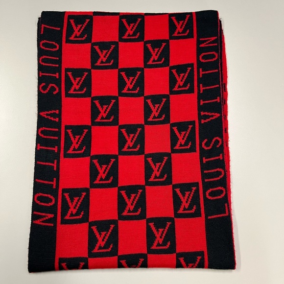 Louis Vuitton Red and Black Muffler Monogram Scarf 🧣 - Picture 15 of 15